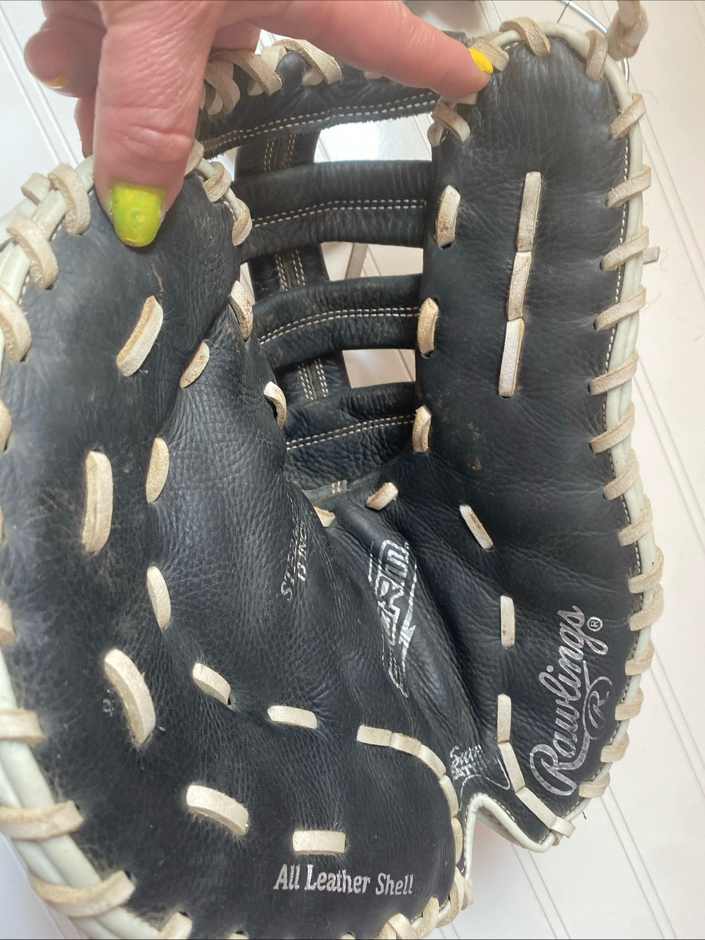 Rawlings Black and White Leather Baseball Glove - Picture 6 of 8